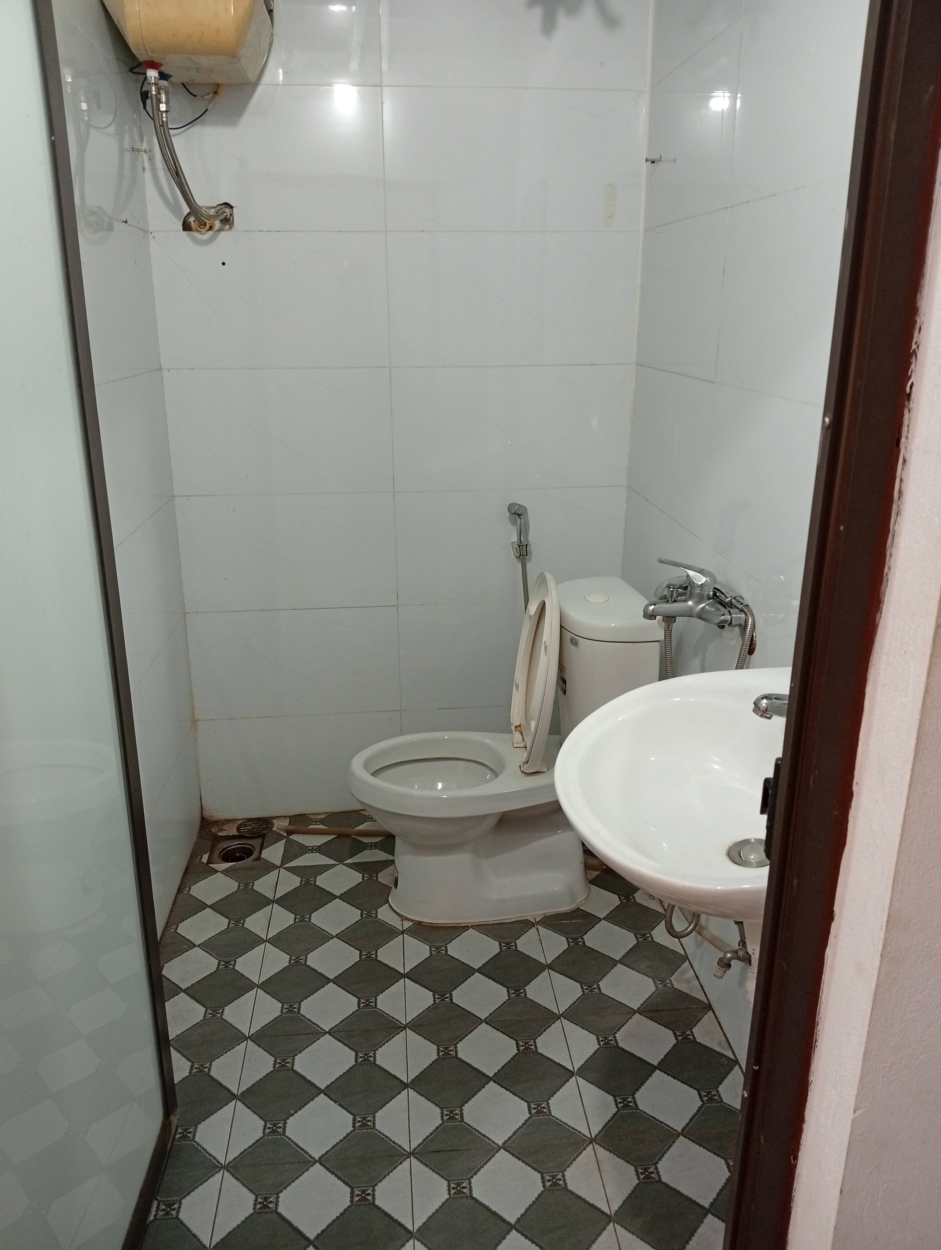 PHÒNG GÁC XÉP ĐẸP – GIÁ CHỈ 2TR – NGAY PHỐ VŨ LĂNG, THANH TRÌ