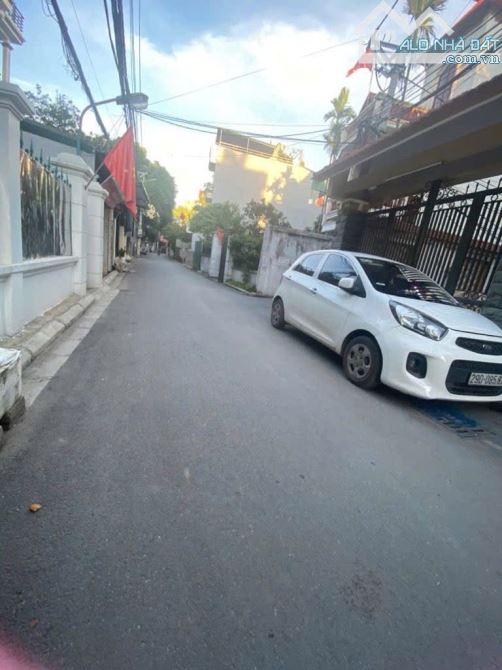 SIÊU PHẨM TRỤC CHÍNH KINH DOANH ĐẲNG CẤP. Sẵn nhà 3 tầng, 50m tới trường học cấp 1 cấp 2 - 2