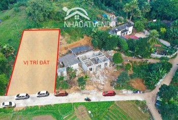 Lô đất siêu đẹp. Bám tỉnh lộ 12b. Thế đất phẳng. Thuận tiện di chuyển. View cánh đồng. Dân cư nhộn nhịp. Không khí trong lành