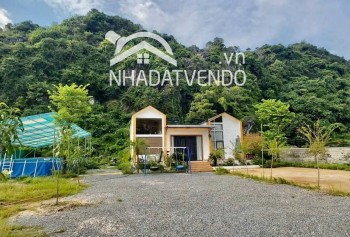 BÁN GẤP LÔ ĐẤT CÓ DT 1400m2 LƯNG TỰA NÚI ĐÃ CÓ SẴN CĂN HOMESTAY VÀ KHUÔN VIÊN NGHỈ DƯỠNG