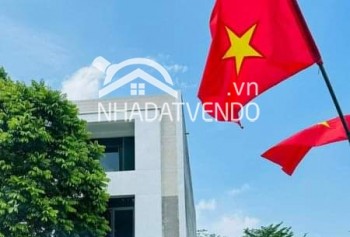 Cần  bán gấp lô đất sẵn nhà tại Phố chợ Lương Sơn  Tổng diện tích 77,5m2 full đất ODT,  sẵn nhà 3 tầng mới tinh  .